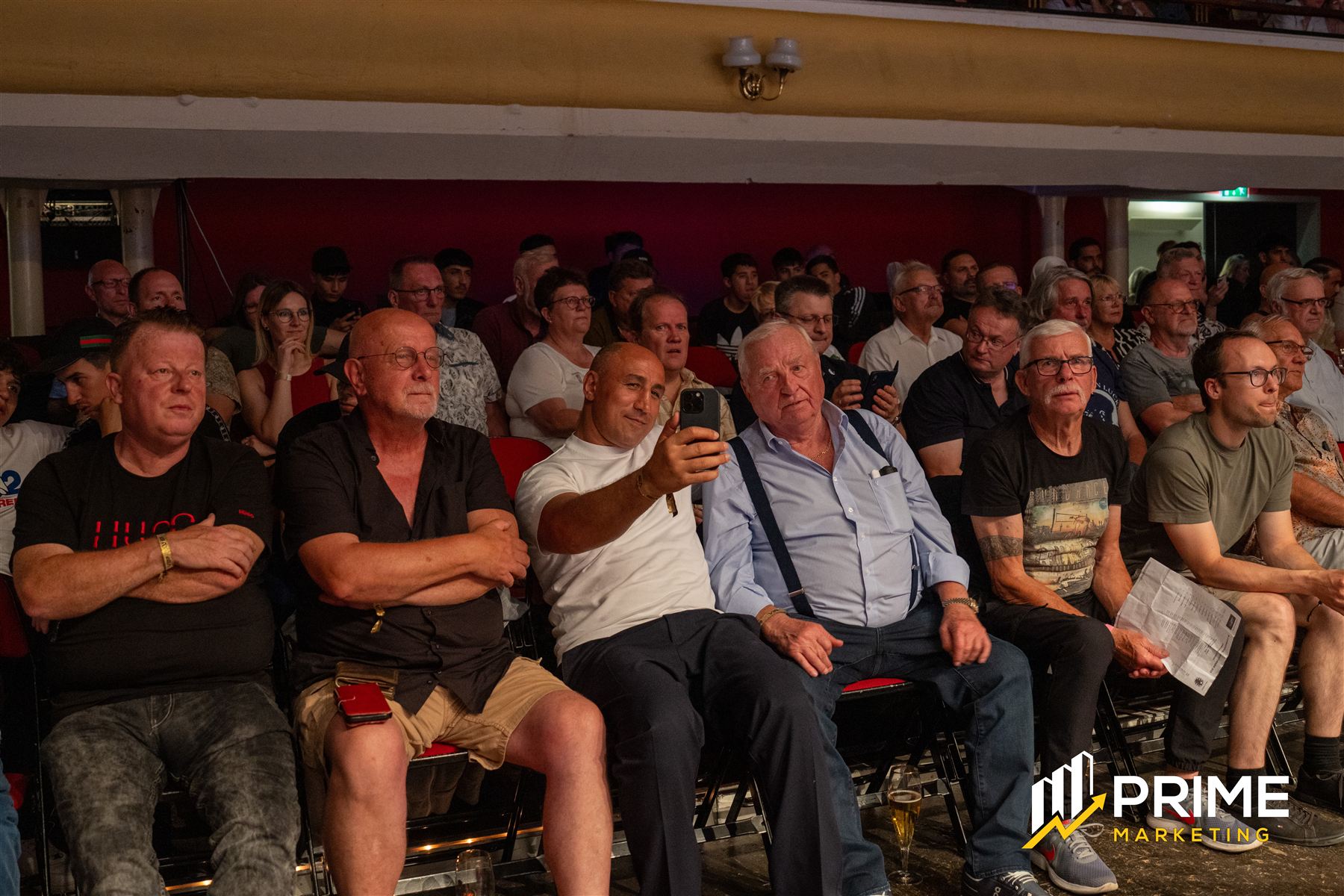Publikum beim Chemiepokal